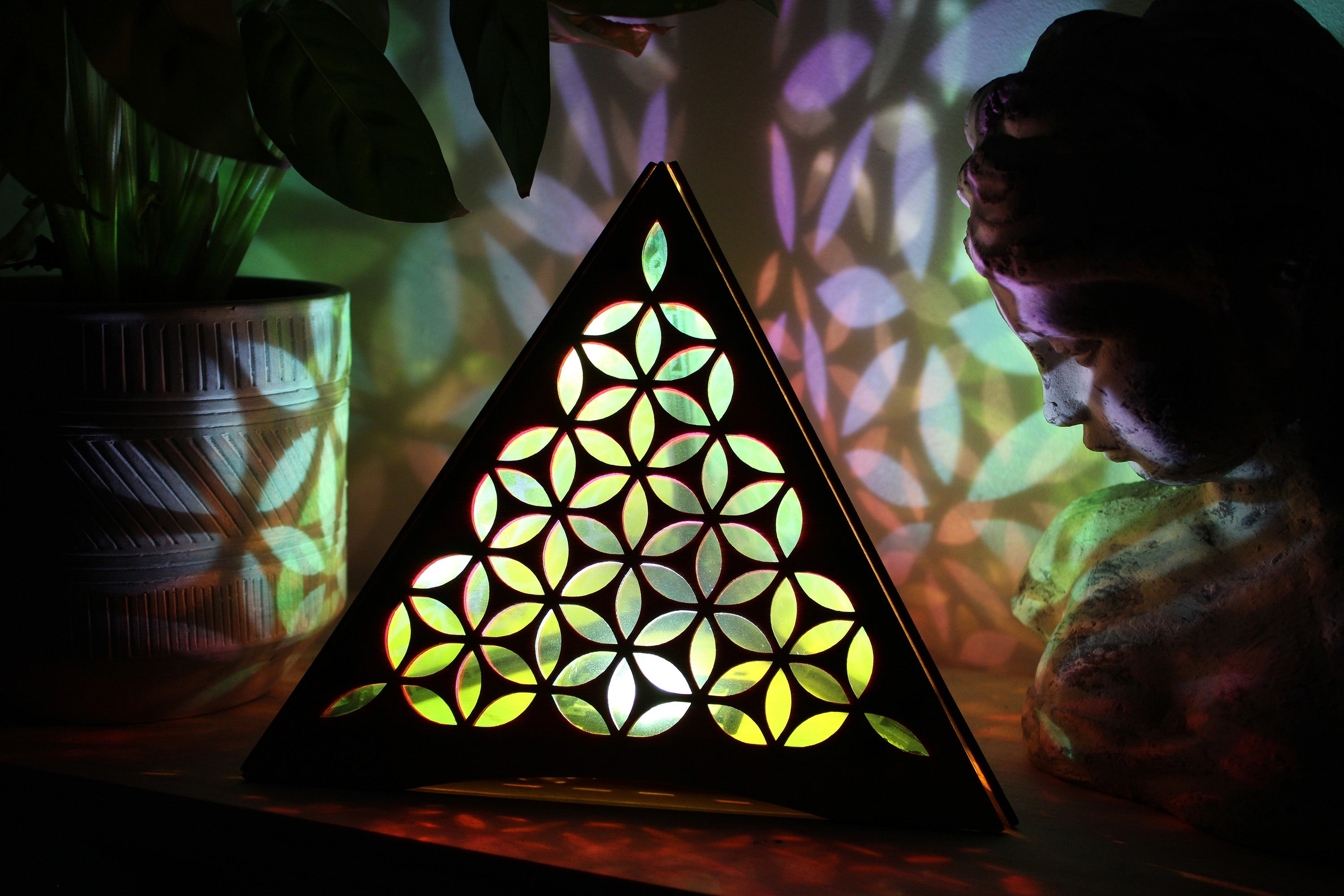 Stained glass pyramid lamp discount